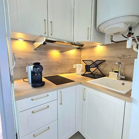 Apartamento La Tortue : Terrasse Avec Vue Sur Le Port En *